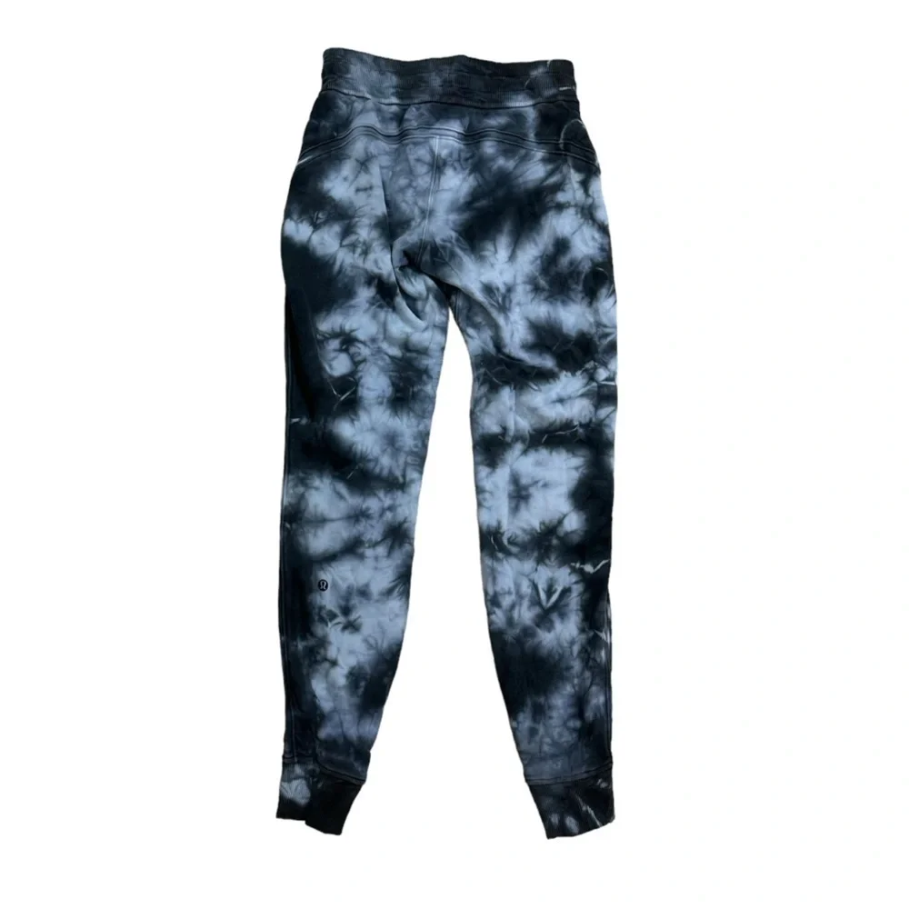Lululemon Jogger Pants Warm Down Earth Dye Stone Gray Gym Size 2 Extra Small